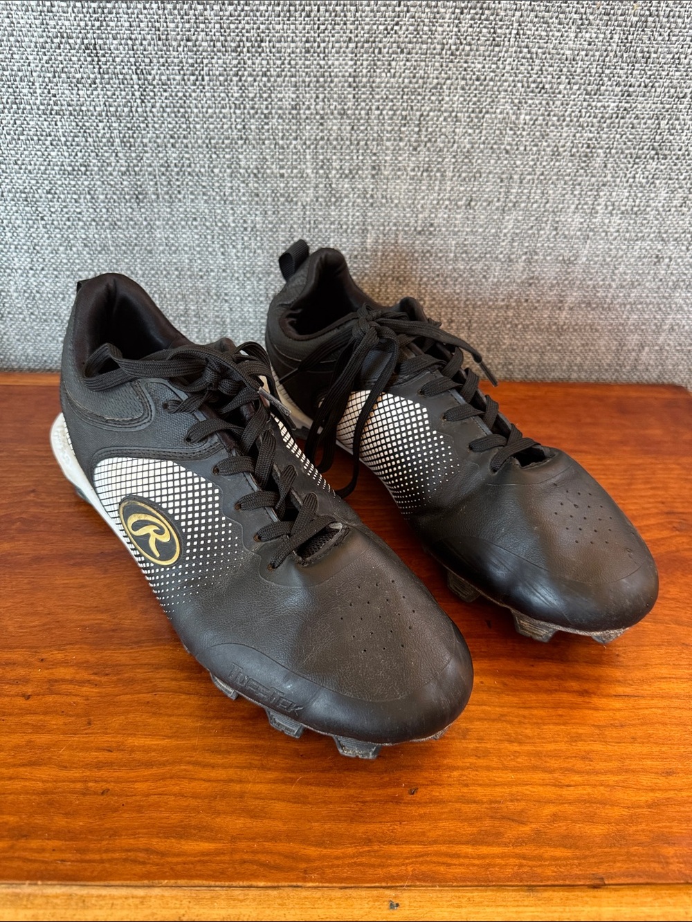 Rawlings Black Athletic Baseball Cleats with White Accents Size 11
